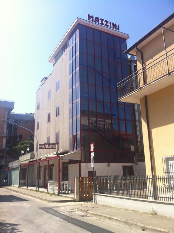 Hotel Mazzini Lido di Jesolo Buitenkant foto